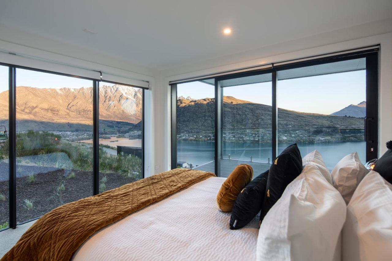 Sky Villa A Luxurious Villa Lake Views Gas Fire Queenstown Exterior photo