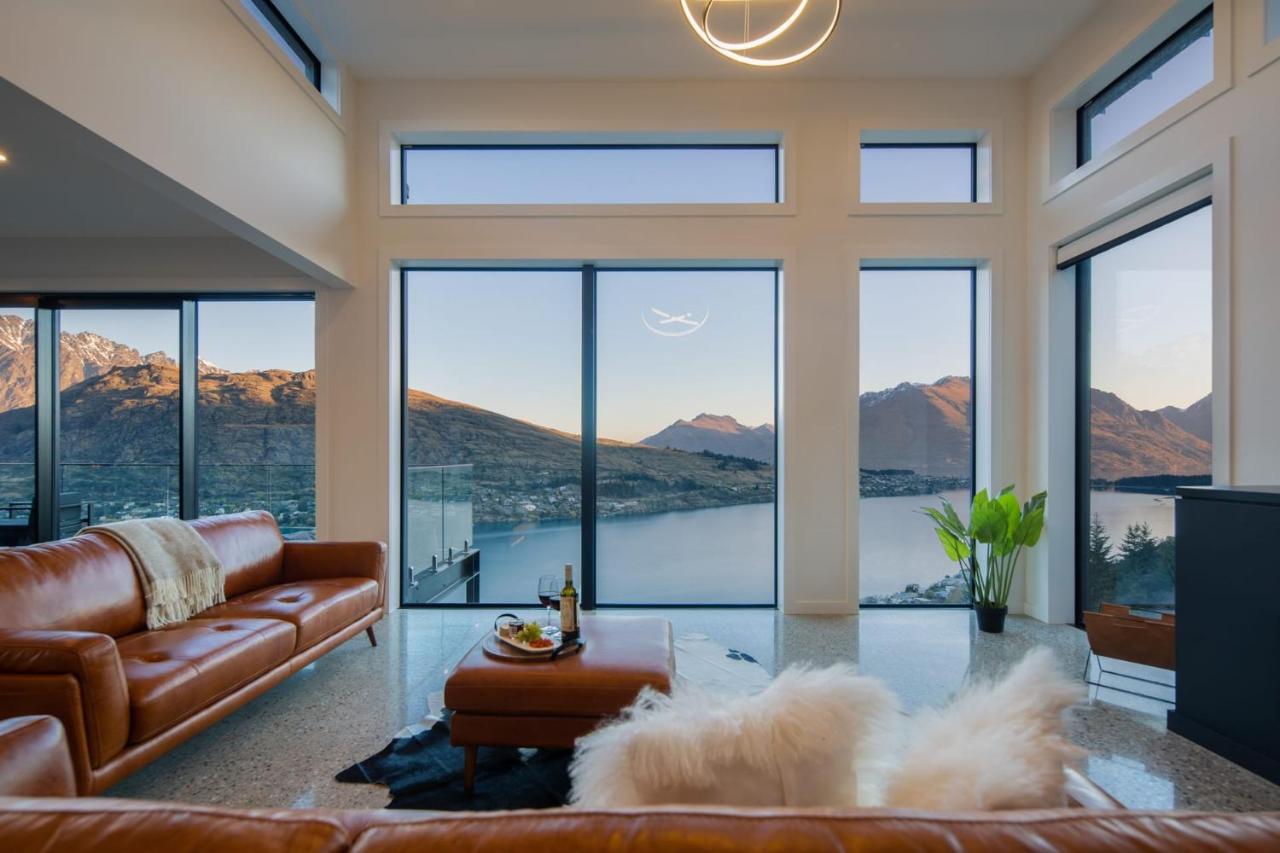 Sky Villa A Luxurious Villa Lake Views Gas Fire Queenstown Exterior photo