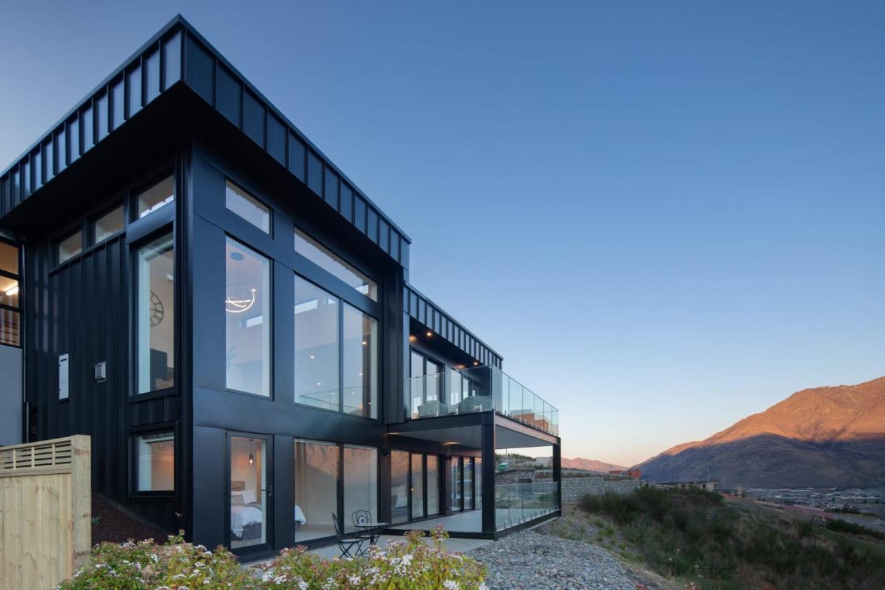 Sky Villa A Luxurious Villa Lake Views Gas Fire Queenstown Exterior photo