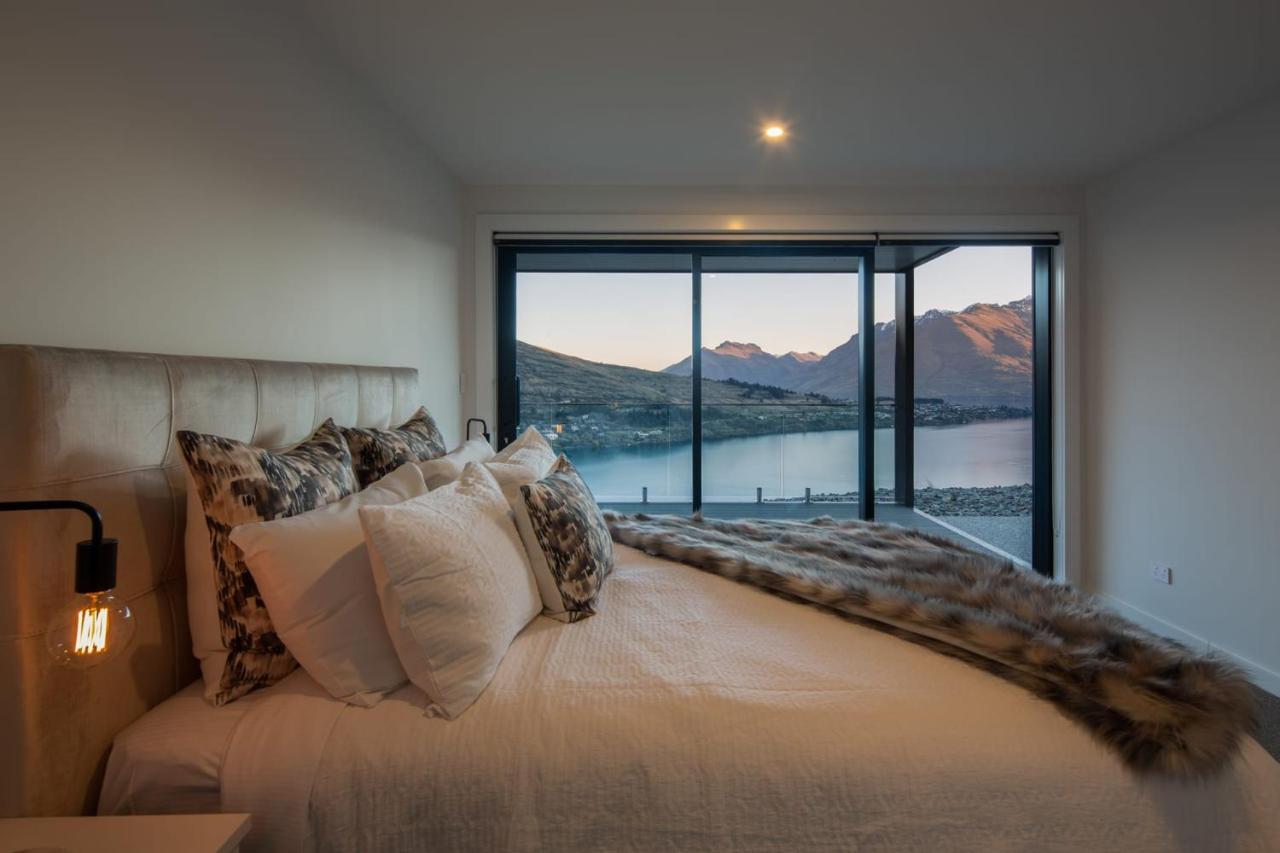 Sky Villa A Luxurious Villa Lake Views Gas Fire Queenstown Exterior photo