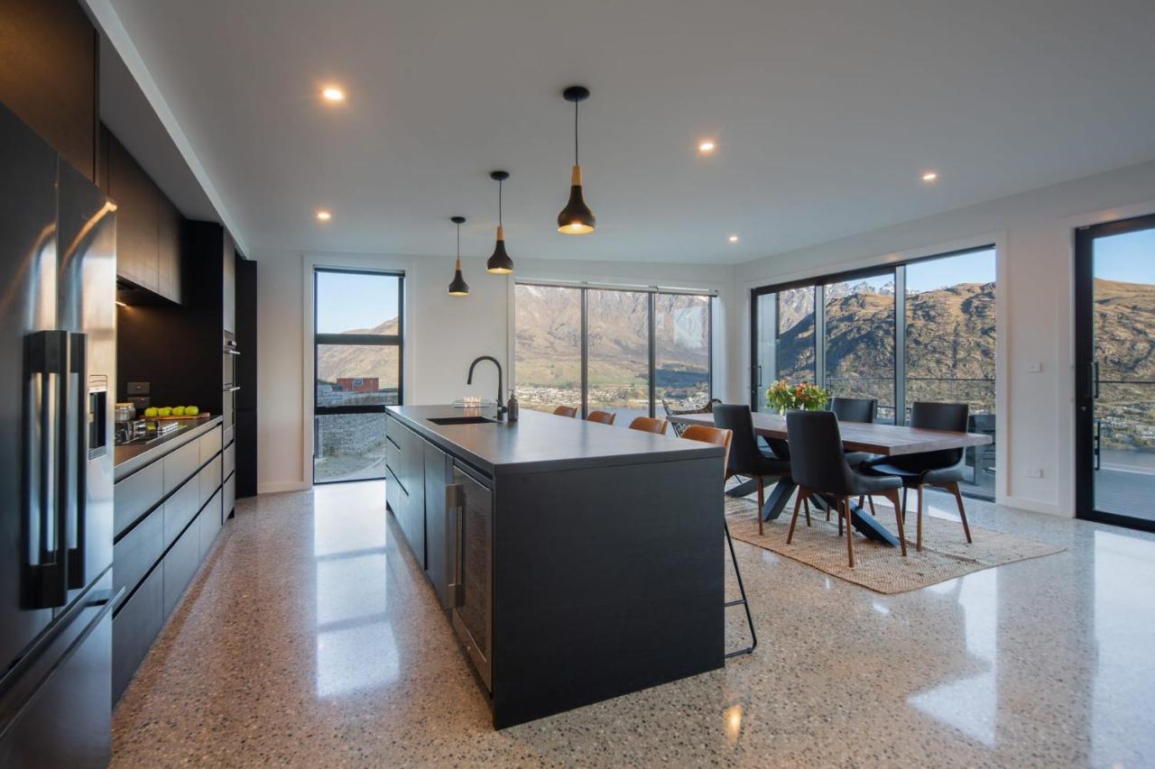 Sky Villa A Luxurious Villa Lake Views Gas Fire Queenstown Exterior photo